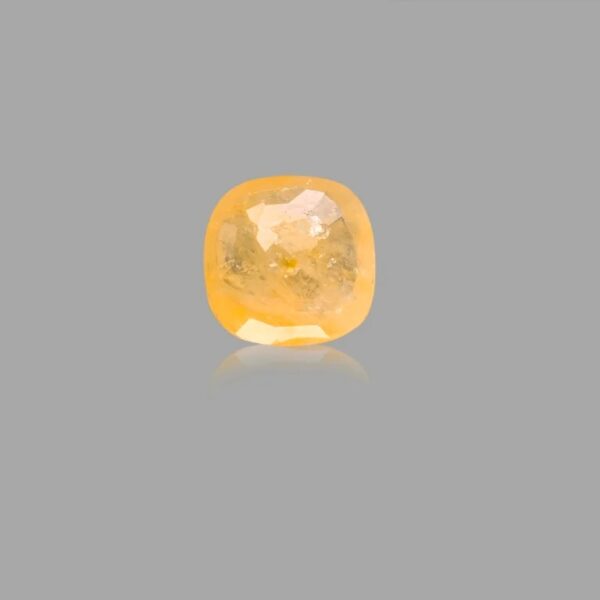 2.81 Carats Yellow Sapphire