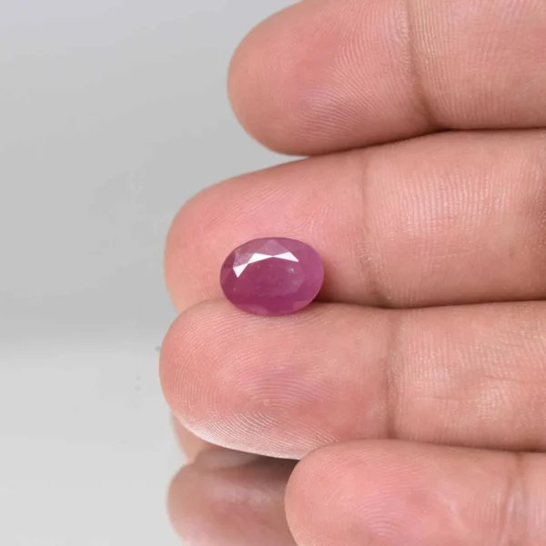 4.73 Carats Ruby ( 5.26 Ratti Manik )