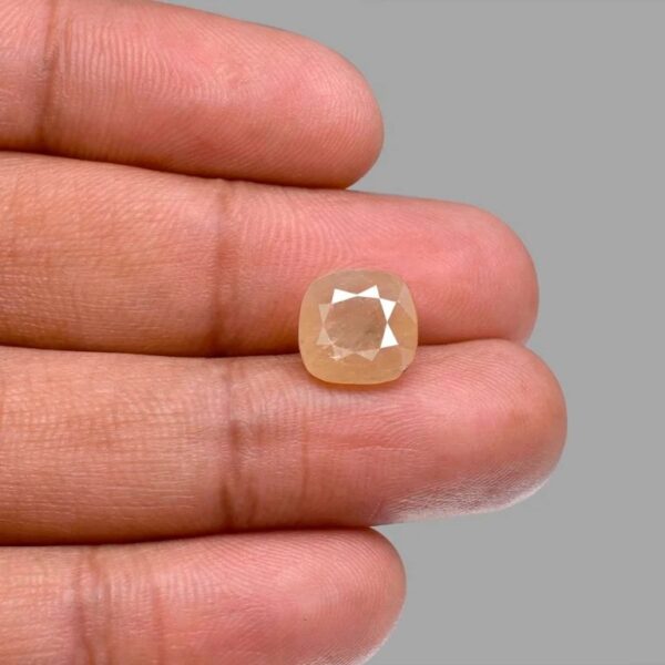 7.6 Carats Yellow Sapphire