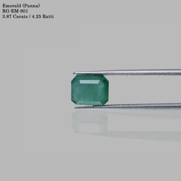 3.87 Carats Emerald (Panna)