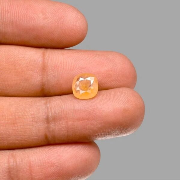 9bxt1huIOd7uvRz.jpg 2.81 Carats Yellow Sapphire